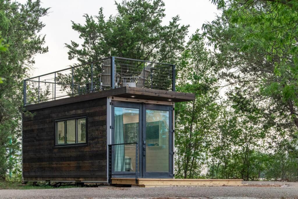 The Windmill-Tiny Container Home Min To Magnolia Bellmead Exterior photo